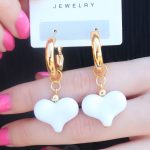 Gold Renk Halka Beyaz Kalp Model Kadın Küpe