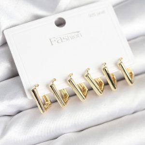 Gold Renk Kare Model Pirinç 925 Ayar Gümüş Çivili Kadın Küpe Seti