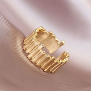 Gold Renk Metal Ayarlamalı Kadın Yüzük