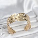 Gold Renk Pirinç Levha Yaprak Model Kadın Bileklik