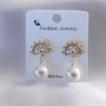 Gold Renk Zirkon Taşlı İnci Sallantı Model Kadın Küpe