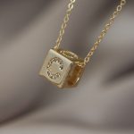 Gold Renk Zirkon Taşlı Küp Model C Harfli Kolye