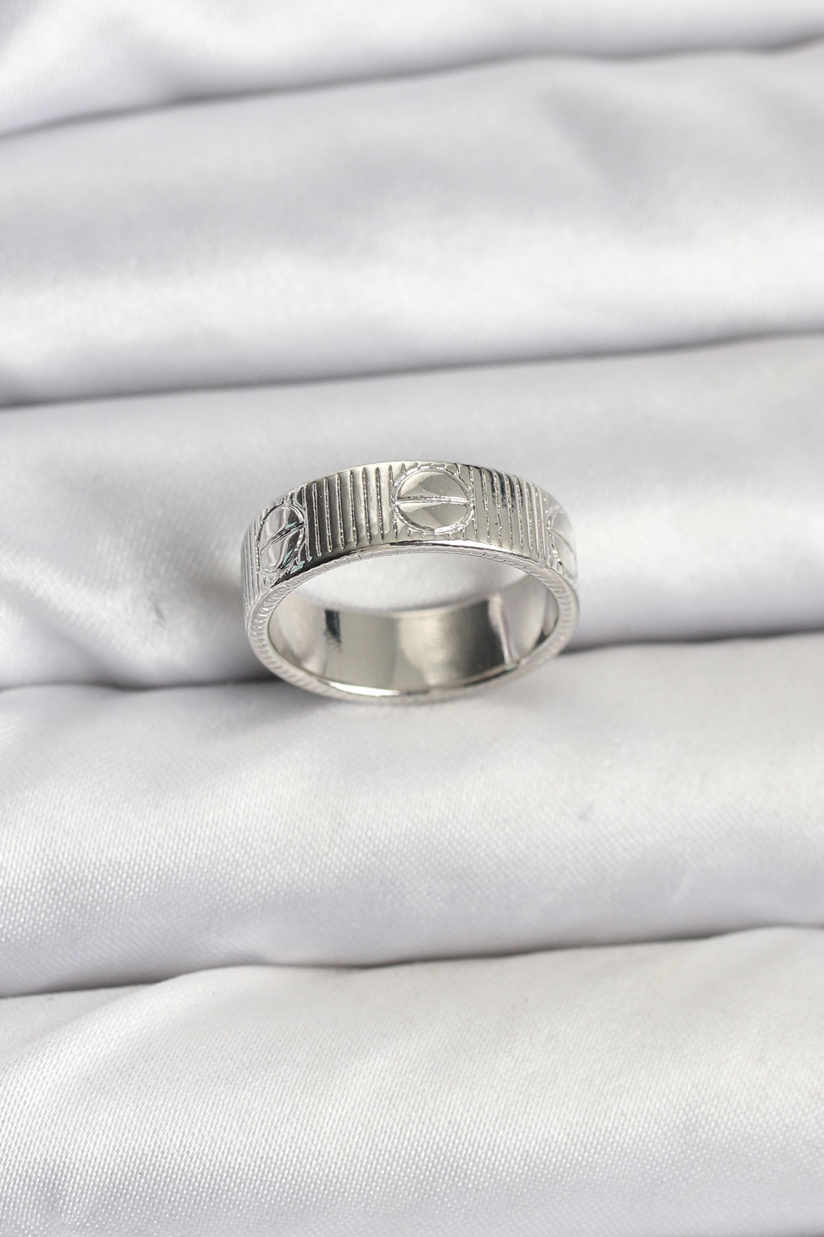 Gümüş Renk Model Kadın Yüzük