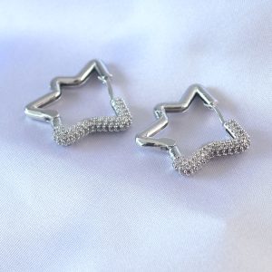 Gümüş Renk Yıldız Model Zirkon Taşlı Pirinç Kadın Küpe