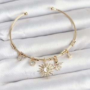 Güneş Charmlı Gold Renk Pirinç Kadın Bileklik