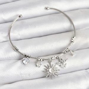 Güneş Charmlı Gümüş Renk Pirinç Kadın Bileklik