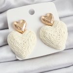 Krem Kalp Figürlü Hasır Örgü Model Gold Renk Kadın Küpe