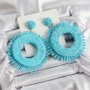 Mavi Püsküllü Halka Figürlü Hasır Örgü Model Gold Renk Kadın Küpe