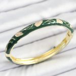 Mineli Pirinç Gold Renk Yeşil Çiçek Motifli Kadın Kelepçe