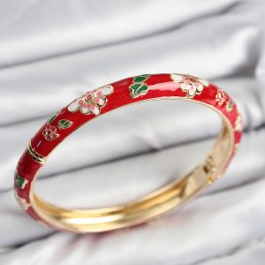 Mineli Pirinç Kırmızı Çiçek Motifli Gold Kadın Kelepçe