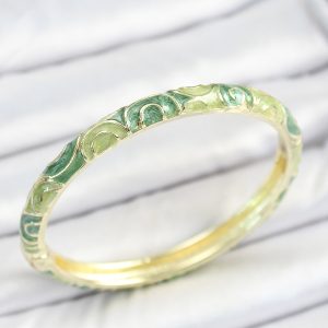 Mineli Pirinç Yeşil Sarmal Desenli Gold Renk Kadın Kelepçe