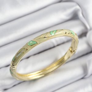 Mineli Pirinç Yeşil Yaprak Motifli Gold Renk Kadın Kelepçe