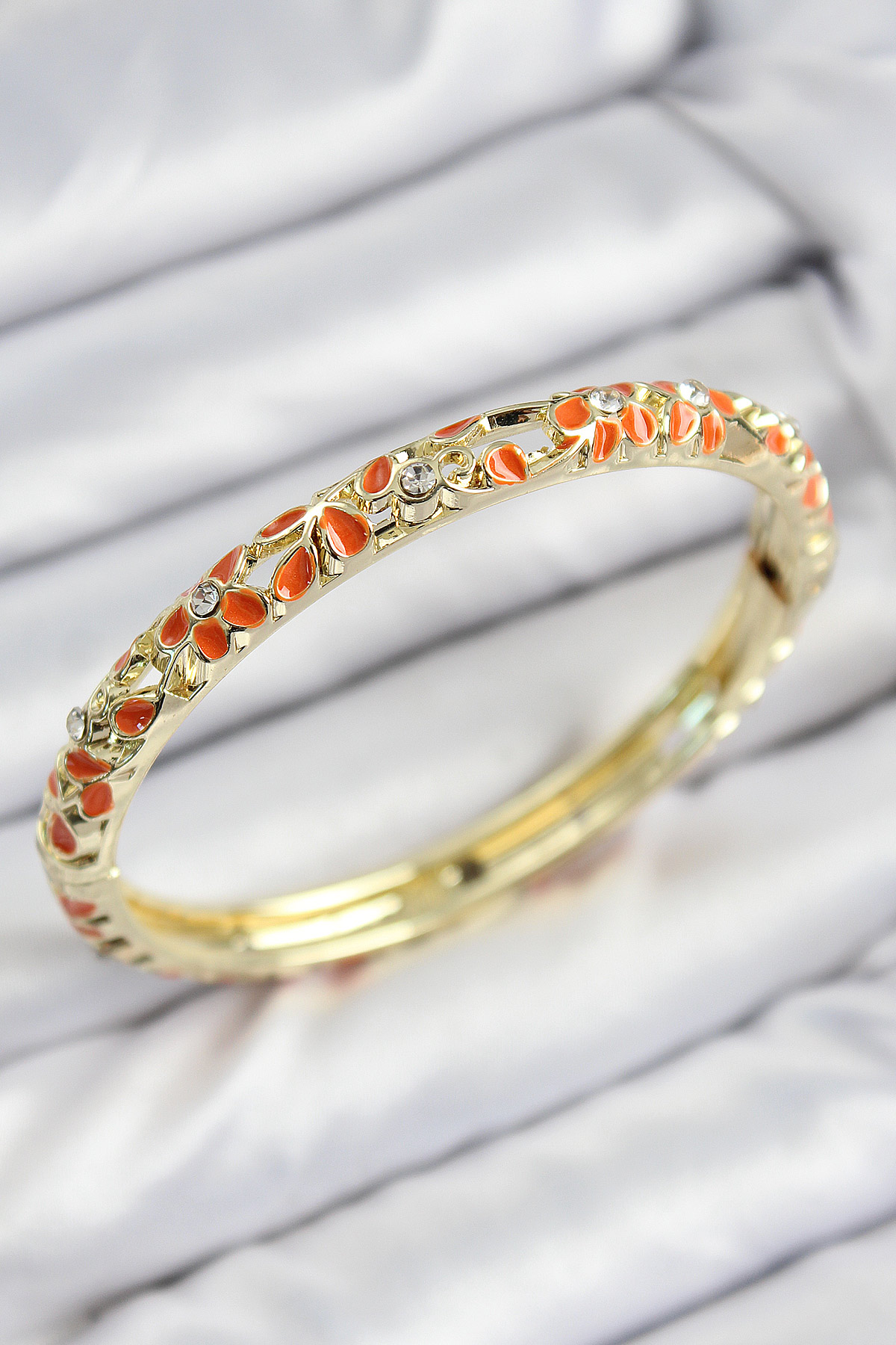 Mineli Pirinç Zirkon Taşlı Turuncu Çiçek Motifli Gold Kadın Kelepçe