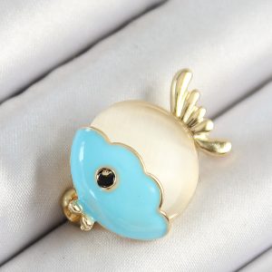 Mineli Turkuaz Ve Krem Balık Figürlü Gold Renk Kadın Broş