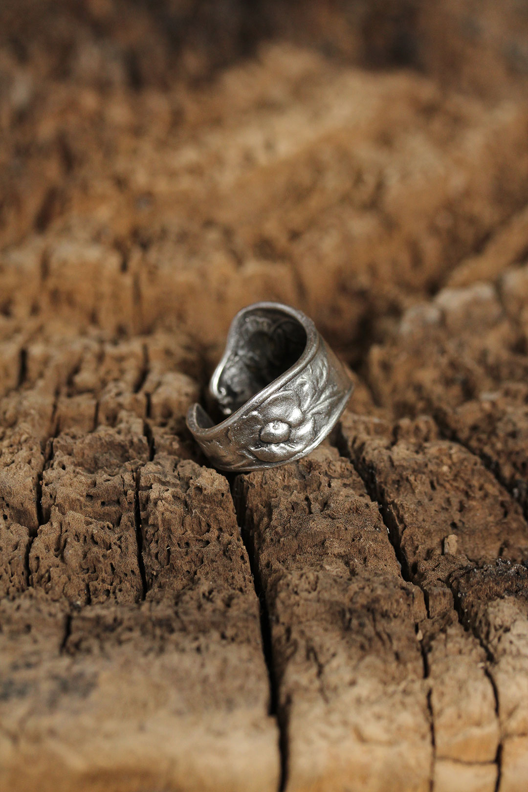 Otantik Çiçek Tasarımlı Ayarlamalı Kadın Yüzük