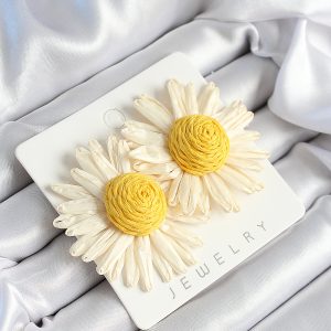 Papatya Model Beyaz Ve Sarı Renk Kadın Küpe