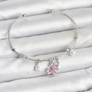 Pembe Kelebek Charmlı Gümüş Renk Kadın Bileklik