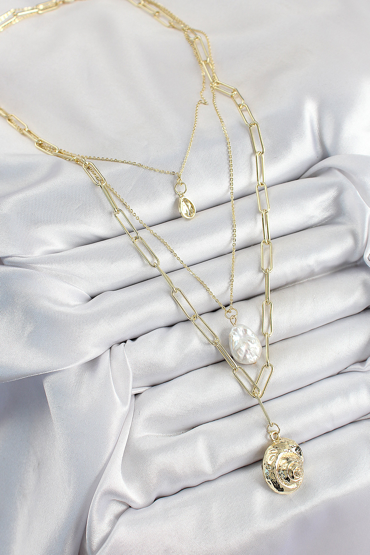 Pirinç Çoklu Zincirli İncili Deniz Kabuğu Model Gold Renk Kadın Kolye