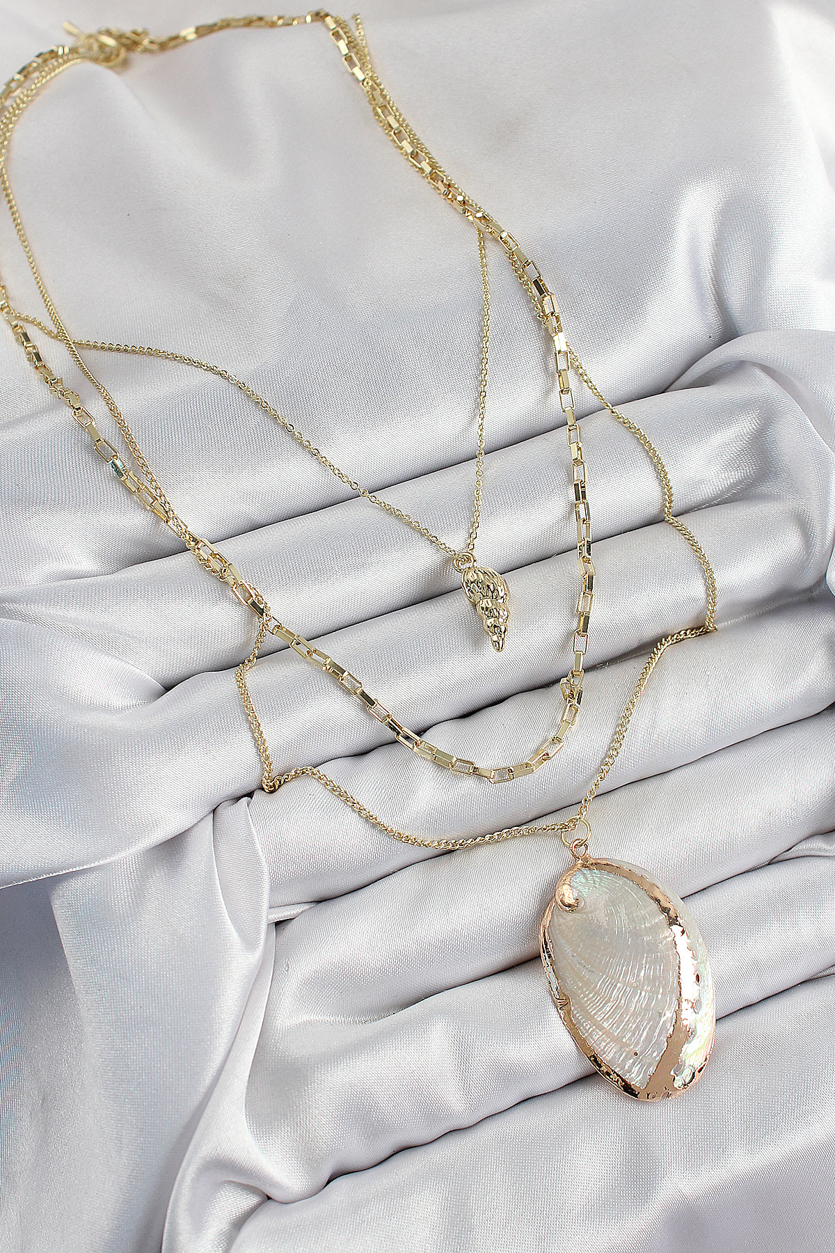 Pirinç Çoklu Zincirli İstiridye Model Gold Renk Kadın Kolye