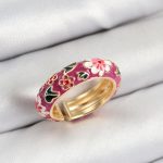 Pirinç Fuşya Mineli Çiçek Motifli Gold Renk Ayarlanabilir Kadın Yüzük