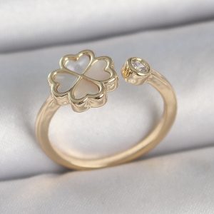 Pirinç Gold Renk Beyaz Mineli Yonca Model Zirkon Taş Detay Ayarlanabilir Kadın Yüzük