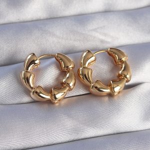 Pirinç Gold Renk Damla Kıvrım Tasarımlı Halka Küpe