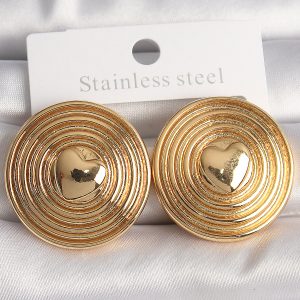 Pirinç Gold Renk Kalp İşlemeli Daire Plaka Model Kadın Küpe