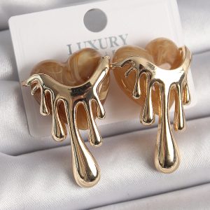 Pirinç Gold Renk Krem Sedefli Akan Kalp Model Kadın Küpe