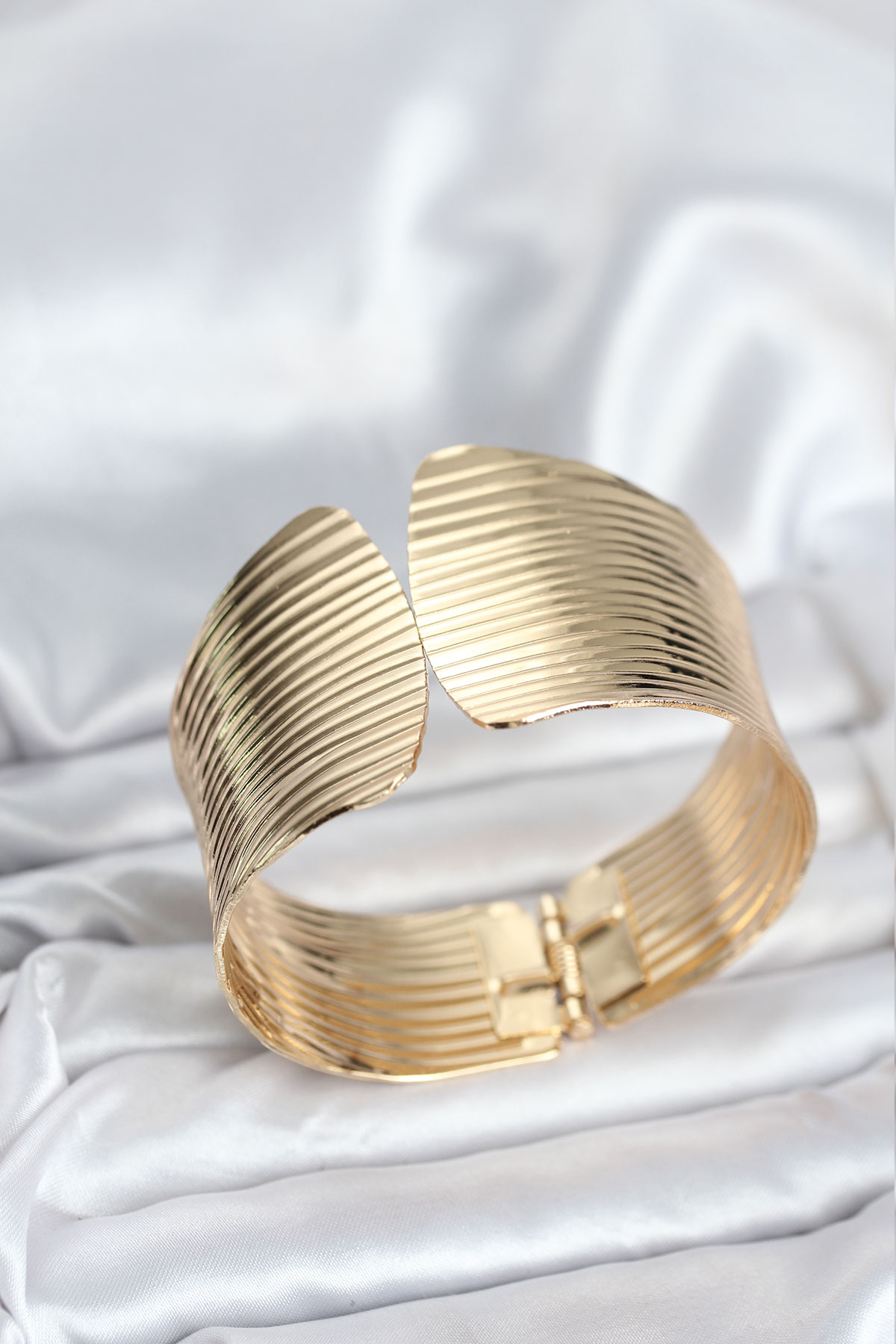 Pirinç Gold Renk Levha Model Kadın Bileklik