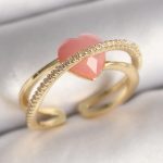 Pirinç Gold Renk Pembe Kristal Kalp Model Zirkon Taş Detaylı Kadın Yüzük