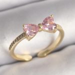 Pirinç Gold Renk Pembe Zirkon Taşlı Kalp Fiyonk Model Kadın Yüzük