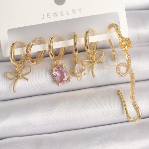 Pirinç Gold Renk Sallantı Kurdele Model Pembe Kare Zirkon Taşlı Kadın Küpe Seti