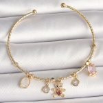 Pirinç Gold Renk Sallantı Zirkon Taşlı Ayıcık Figür Kırmızı Kalp Detay Charm Kadın Bileklik