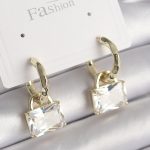 Pirinç Gold Renk Sallantı Zirkon Taşlı Çanta Model Kadın Küpe