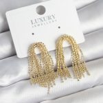 Pirinç Gold Renk Sallantılı Kadın Küpe