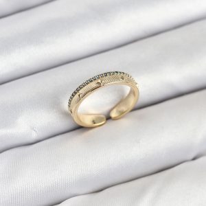 Pirinç Gold Renk Sıralı Zirkon Taşlı Kutup Yıldızı Model Kadın Yüzük