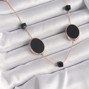 Pirinç Gold Renk Siyah Renk Oval Siyah Küp Detay Kadın Kolye
