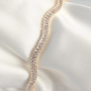 Pirinç Gold Renk Su Yolu Zirkon Taşlı Model Kadın Bileklik