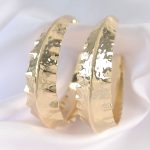 Pirinç Gold Renk Yaprak Desenli Halka Küpe