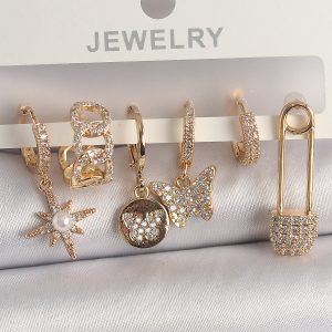 Pirinç Gold Renk Zirkon Sallantı Zirkon Taşlı İnci Detay Kelebek Figür Kadın Küpe Seti