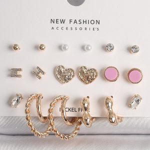 Pirinç Gold Renk Zirkon Taşlı Burug Halka Model İşlemeli Kalp Detay 9 Çift Kadın Küpe Seti