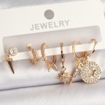 Pirinç Gold Renk Zirkon Taşlı Çoklu Figür Kadın Küpe Seti