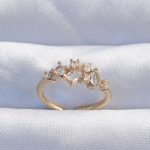 Pirinç Gold Renk Zirkon Taşlı Damla Detay Ayarlanabilir Yüzük