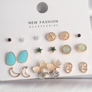 Pirinç Gold Renk Zirkon Taşlı Fiyonk Hilal Figür 9 Çift Kadın Küpe Seti