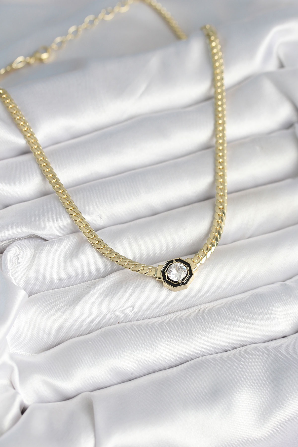 Pirinç Gold Renk Zirkon Taşlı Kadın Kolye