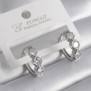 Pirinç Gold Renk Zirkon Taşlı Kalp Detay Kadın Küpe