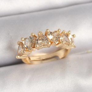 Pirinç Gold Renk Zirkon Taşlı Kalp Model Ayarlanbilir Kadın Yüzük