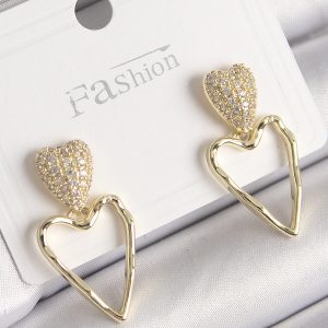 Pirinç Gold Renk Zirkon Taşlı Kalp Model Kadın Küpe