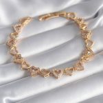 Pirinç Gold Renk Zirkon Taşlı Kalp Model VIP Seri Kadın Bileklik