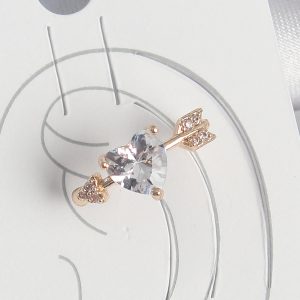 Pirinç Gold Renk Zirkon Taşlı Kalp Ok Model Kadın Kıkırdak Küpe